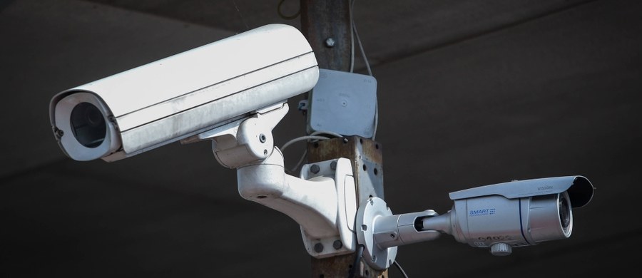Obrazy z setek prywatnych kamer monitoringu w Belgii zostały nielegalnie zamieszczone na rosyjskiej stronie internetowej Insecam.org - informują belgijskie media. Władze są zaniepokojone i badają sprawę.