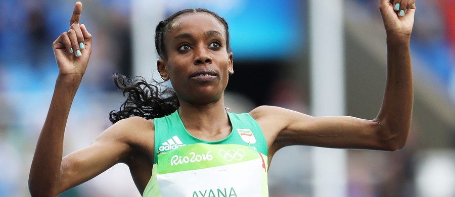 Etiopka Almaz Ayana pobiła rekord świata w biegu na 10 000 m wynikiem 29.17,45 w pierwszy lekkoatletycznym finale igrzysk olimpijskich w Rio de Janeiro. Poprawiła o ponad 14 sekund poprzedni najlepszy wynik, należący od 23 lat do Chinki Junxia Wang. 