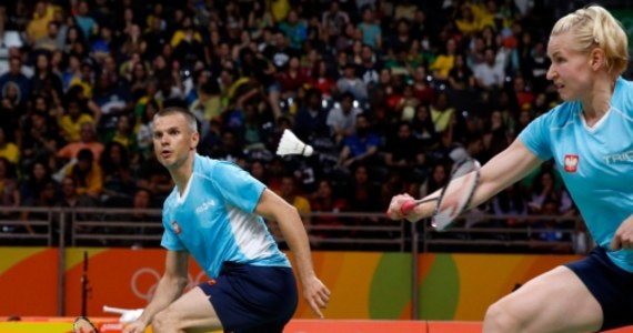 „Zapłaciliśmy cenę za grupę śmierci, organizmu się nie oszuka” – powiedział po olimpijskim ćwierćfinale Robert Mateusiak, który w badmintonowym mikście razem z Nadieżdą Ziębą uległ w Rio de Janeiro malezyjskiej parze Peng Soon Chan i Liu Ying Goh 0:2. „Liczyłam na inny mecz, ale na nogach poruszaliśmy się bardzo słabo, nie dało się ich obudzić. Już przed spotkaniem wiedzieliśmy, że będzie bardzo ciężko się rozruszać, ale było tragicznie” – zaznaczyła Zięba.