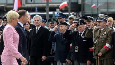 Święto Wojska Polskiego. Prezydent odsłonił tablicę upamiętniającą Żołnierzy Wyklętych