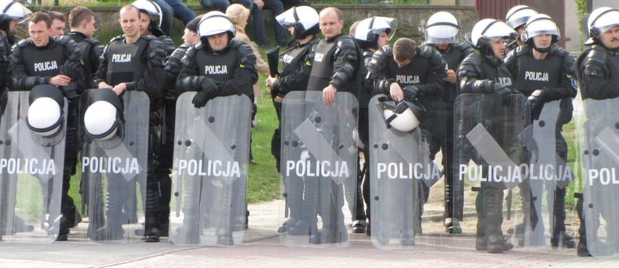 Specjalna grupa policjantów zajmie się wyjaśnieniem sprawy wczorajszych zajść z pseudokibicami w Katowicach. Burdę wywołali sympatycy Ruchu Chorzów, którzy wracali z meczu z Krakowa. Grupę funkcjonariuszy powołał tamtejszy komendant miejski policji.