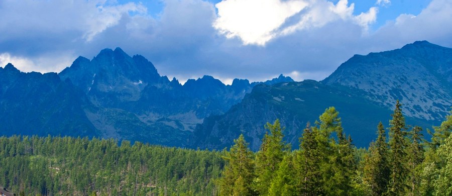 Troje polskich turystów potrzebowało wczoraj wieczorem pomocy słowackich ratowników górskich. Jeden w Wysokich Tatrach, a dwoje w Pieninach - informuje reporter RMF FM Maciej Pałahicki.