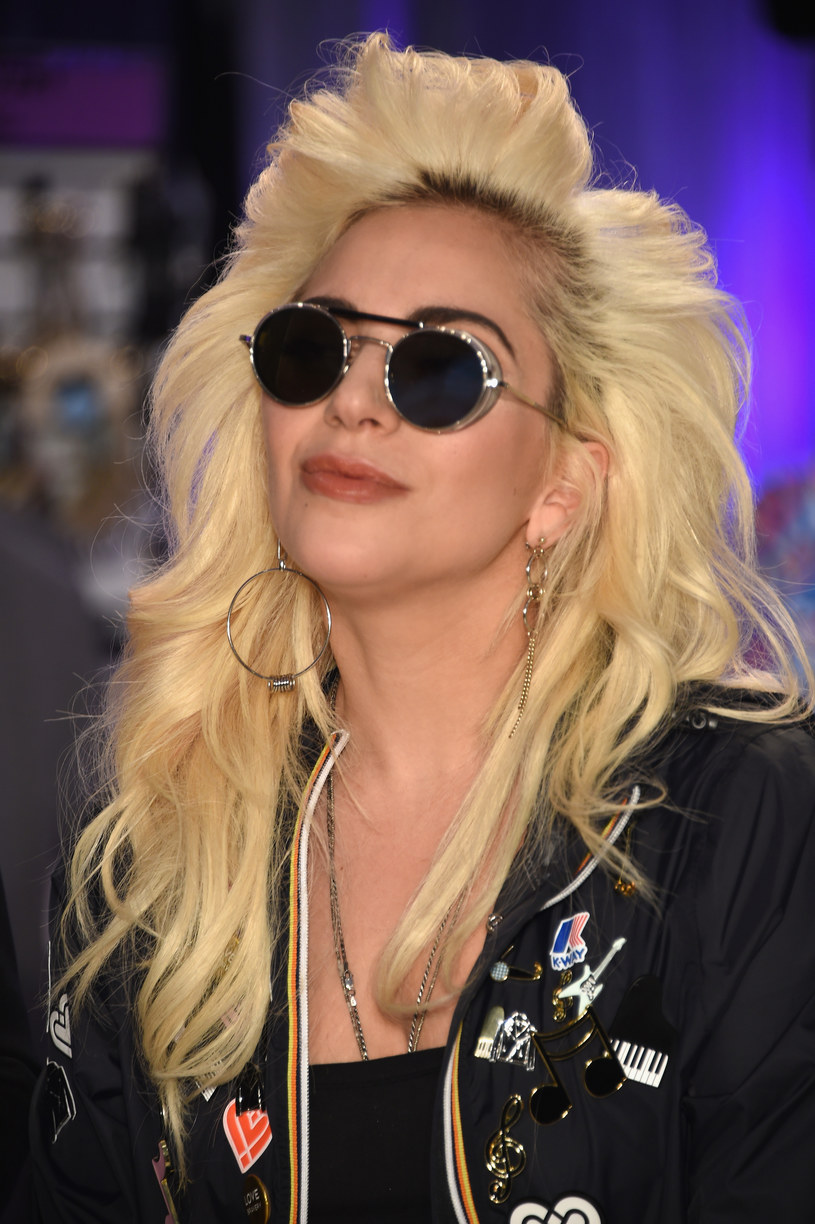 Piosenkarka Lady Gaga i aktor Bradley Cooper ("Poradnik pozytywnego myślenia") wystąpią w musicalu "Narodziny gwiazdy". Dla gwiazdora komedii "Kac Vegas" będzie to także debiut reżyserski.