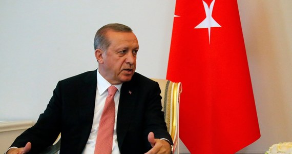 Władze Turcji poinformowały, że zwolnią warunkowo 38 tys. więźniów, skazanych za przestępstwa popełnione przed 1 lipca. Według zachodnich mediów ma to na celu zwolnienie miejsc na przyjęcie aresztowanych po próbie zamachu stanu.