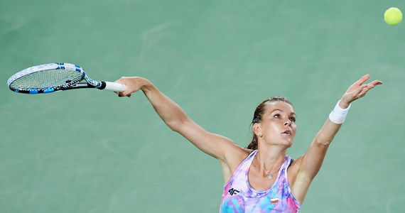 Agnieszka Radwańska wygrała z Niemką Andreą Petkovic 6:0, 6:1 w drugiej rundzie turnieju tenisowego WTA Premier w Cincinnati (pula nagród 2,503 mln dol.). Polka na otwarcie miała "wolny los".