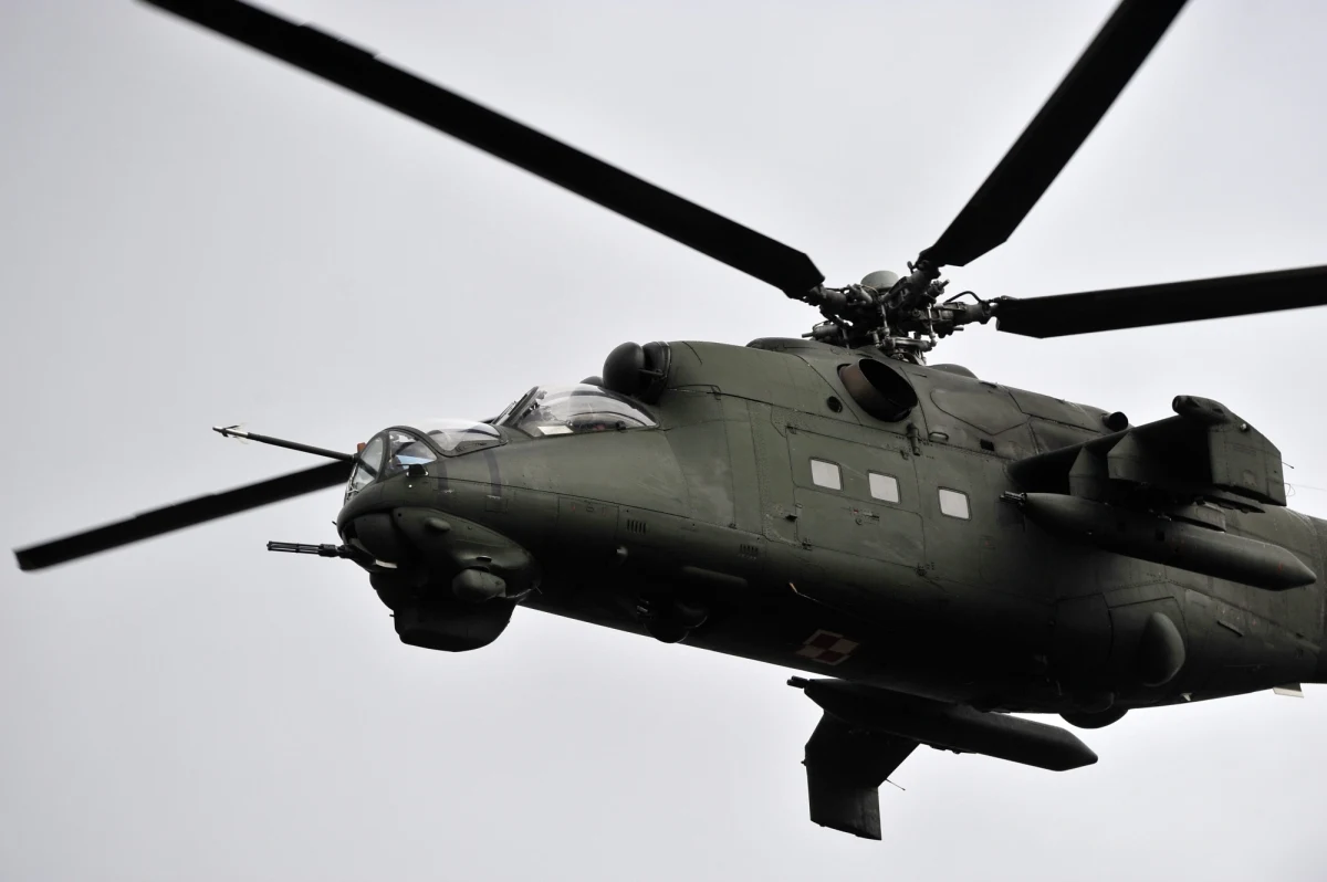 Nietypowa sytuacja podczas pikniku lotniczego w Nowym Targu. Okradziono wojskowy śmigłowiec Mi-24. Do incydentu doszło w niedzielę. 