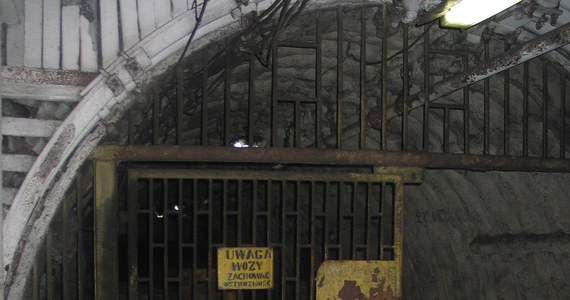 Jedna kopalnia i dwa podziemne wstrząsy. Oba w odstępie niespełna dziewięciu godzin. Doszło do nich w kopalni Marcel w Radlinie. Są zgłoszenia o uszkodzeniach na powierzchni. Wydobycie w jednej ze ścian wstrzymano.