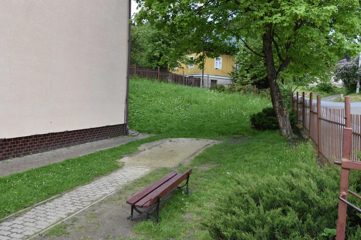 W ramach akcji Lepsze Jutro z RMF FM w Zagórzu koło Sanoka zorganizujemy specjalną strefę, w której znajdzie się część sportowa (z 3 stołami do gry), część do zabawy dla najmłodszych oraz część, w której będą gry edukacyjne na świeżym powietrzu. 
