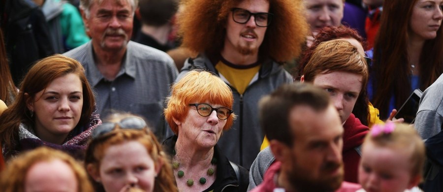 W irlandzkim hrabstwie Cork odbywa się międzynarodowy zlot osób z rudymi włosami. Na imprezę dotarło ponad tysiąc osób.