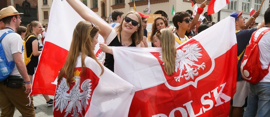 Coraz więcej Brytyjczyków interesuje się uzyskaniem polskiego obywatelstwa. W dużej mierze zaważył na tym wynik referendum, w którym zadecydowano o wyjściu Wielkiej Brytanii z Unii Europejskiej. Nasz korespondent w Londynie, Bogdan Frymorgen, rozmawiał na ten temat z konsul Renatą Wasilewską-Mazur.