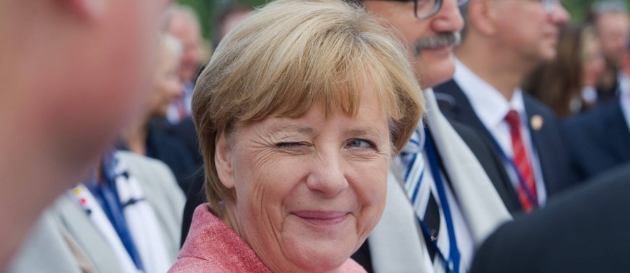 Kanclerz Angela Merkel zaapelowała do mieszkańców Niemiec pochodzących z Turcji o lojalność wobec RFN i ostrzegła ich przed przenoszeniem na grunt niemiecki konfliktów pomiędzy zwolennikami i przeciwnikami tureckiego prezydenta Recepa Tayyipa Erdogana.