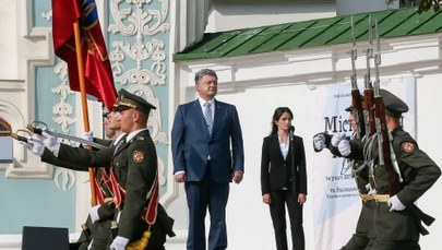 Poroszenko: "Nasza flaga zawiśnie nad Krymem i Donbasem"
