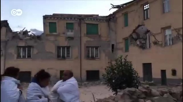 Co najmniej 247 osób zginęło, a 368 zostało rannych na skutek środowego trzęsienia ziemi o sile 6,2 w skali Richtera, które nawiedziło środkowe Włochy - poinformowała w czwartek włoska Obrona Cywilna. Bilans ofiar najprawdopodobniej jeszcze wzrośnie. Po wczorajszym trzęsieniu ziemi wciąż odczuwalne są wstrząsy wtórne.

