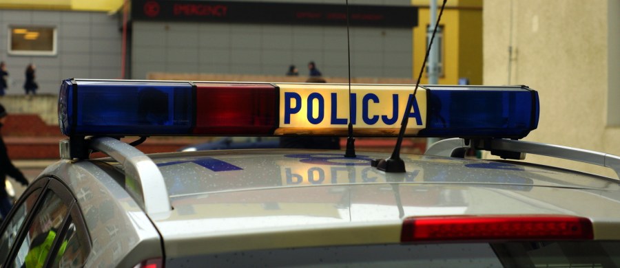 Atak nożownika w Knurowie w Śląskiem. Dwudziestokilkulatek na ulicy ugodził nożem innego mężczyznę. Informację o zdarzeniu dostaliśmy na Gorącą Linię RMF FM.