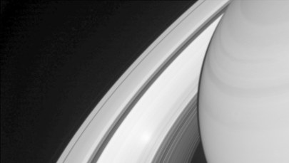 Zobacz odbicie Słońca w pierścieniach Saturna