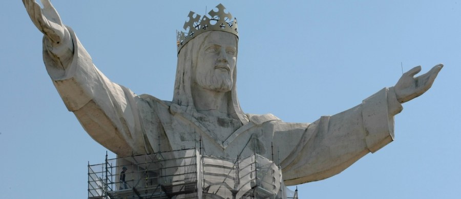 Na działce miejskiej przy ul. Na Kotlinę w Jaśle stanie 12-metrowy pomnik Chrystusa Króla Wszechświata. Koszt budowy wynosi 100 tys. zł – informuje portal nowiny24.pl.