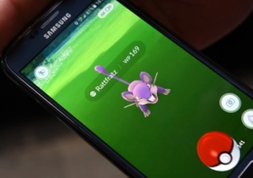 Złodzieje wykorzystują grę Pokemon GO, by wabić swoje ofiary i je okradać