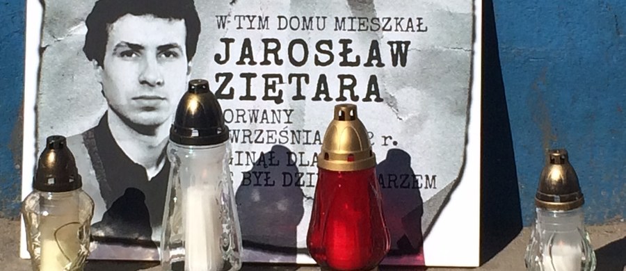 W Poznaniu upamiętniono dziennikarza Jarosława Ziętarę. Reporter „Gazety Poznańskiej” po raz ostatni widziany był 1 września 1992 roku. Miał się wówczas udać do pracy, do redakcji nigdy jednak nie dotarł.