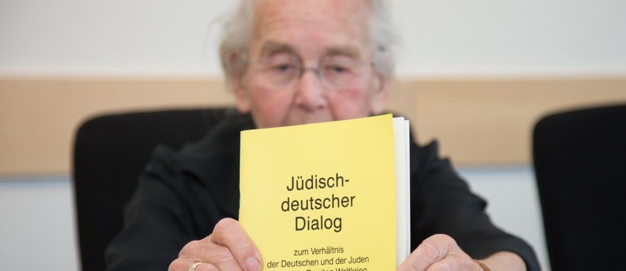 87-letnia Ursula Haverbeck została skazana na osiem miesięcy więzienia. Taki wyrok zapadł przed sądem w Detmold w Niemczech. Kobieta od lat kwestionuje Holocaust - utrzymuje, że Auschwitz był zaledwie obozem pracy, a nie zagłady. 