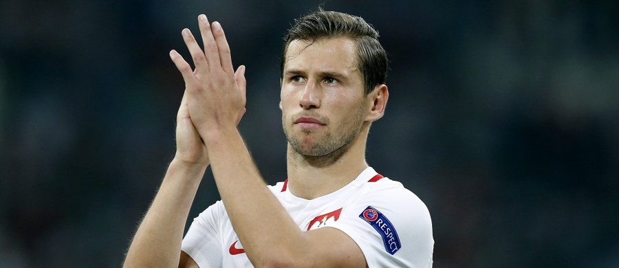 Grzegorz Krychowiak, który wraz z piłkarską reprezentacją Polski przygotowuje się do pojedynku z Kazachstanem w eliminacjach mistrzostw świata 2018 przyznał, że w związku z rolą rezerwowego w Paris Saint Germain brakuje mu rytmu meczowego. Wczoraj okazało się także, że w niedzielnym meczu z powodu urazu nie zagra Kamil Grosicki.