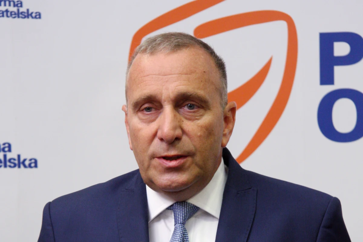 Zarząd krajowy Platformy Obywatelskiej, który zbiera się w poniedziałek rano, omówi sytuację w stolicy w związku z nieprawidłowościami przy reprywatyzacji. Innym tematem rozmów będą plany kierownictwa partii dotyczące złożenia w Sejmie wniosku o odwołanie minister edukacji Anny Zalewskiej.