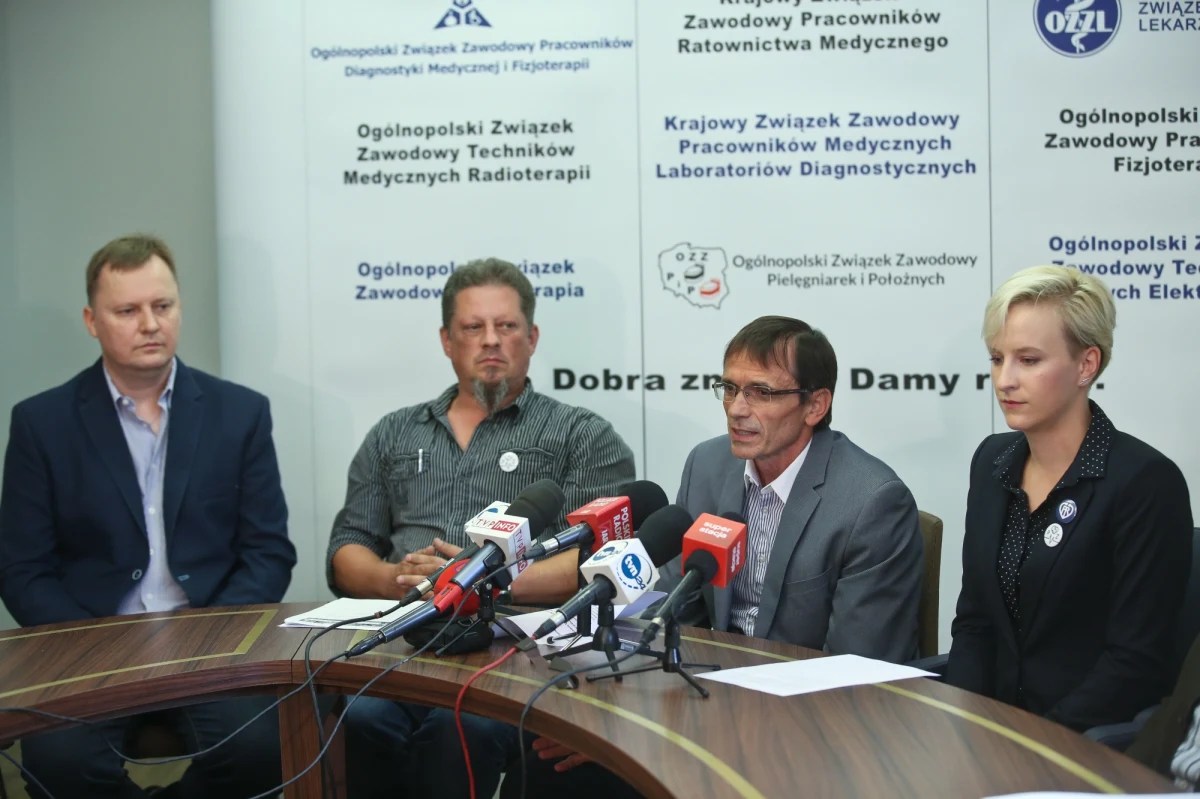 Zwiększenia nakładów na ochronę zdrowia oraz poprawy warunków pracy domagają się pracownicy ochrony zdrowia przed manifestacją zaplanowaną na 24 września. Zapowiedzieli też przygotowanie obywatelskiego projektu ustawy o warunkach zatrudnienia w ochronie zdrowia.