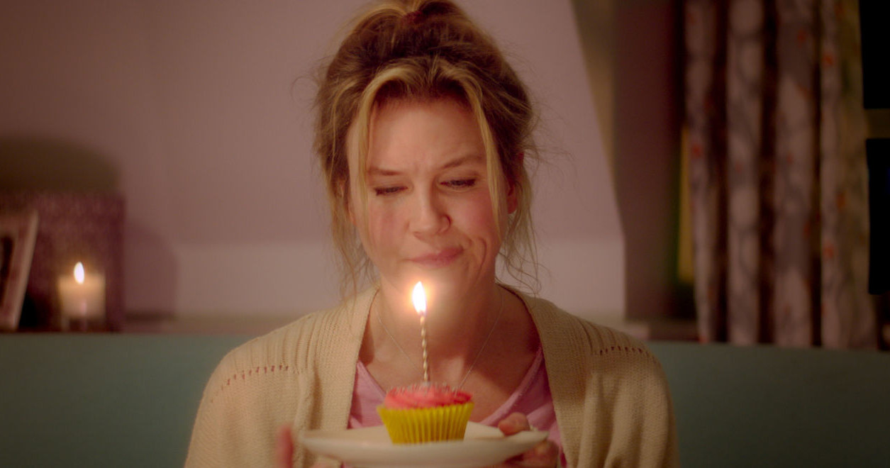 Światowa premiera filmu "Bridget Jones 3" odbyła się 5 września w Londynie. Trzecia część kultowej komedii trafi na ekrany polskich kin dopiero 16 września, ale w najbliższą sobotę, 10 września, będzie ją można przedpremierowo obejrzeć w kinach sieci Cinema City.