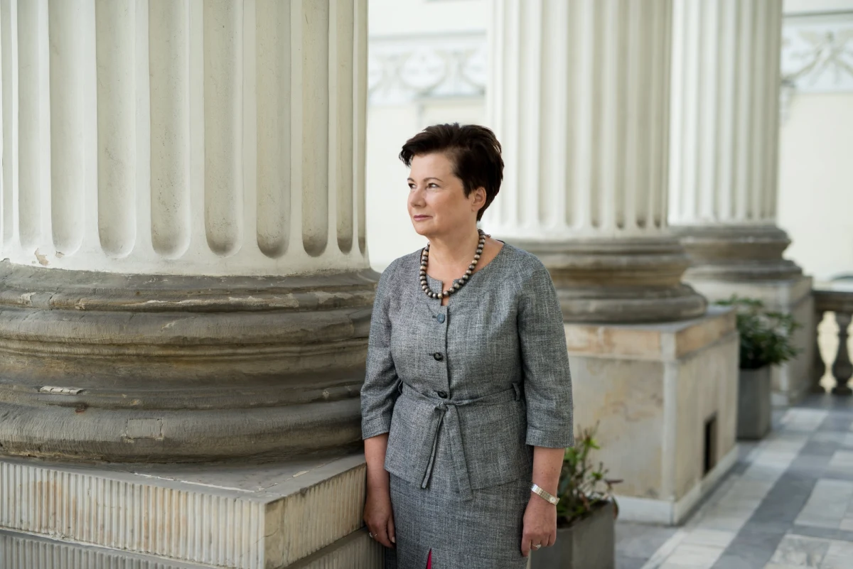 Warszawski ratusz ma dwa tygodnie na rozpatrzenie wniosku o referendum w sprawie odwołania prezydent Hanny Gronkiewicz-Waltz. Referendum domagają się członkowie stowarzyszenia "Oburzeni". Chodzi o głośną w ostatnich tygodniach aferę reprywatyzacyjną w stolicy. 