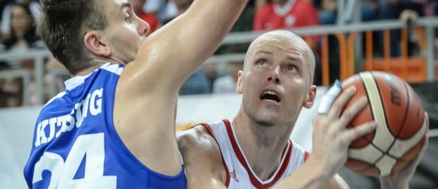 Reprezentacja Polski koszykarzy pokonała w Lublinie Estonię 78:64 (21:14, 15:12, 19:23, 23:15) w 3. kolejce grupy D eliminacji mistrzostw Europy 2017. Biało-czerwoni to jedyny zespół w grupie z kompletem zwycięstw.