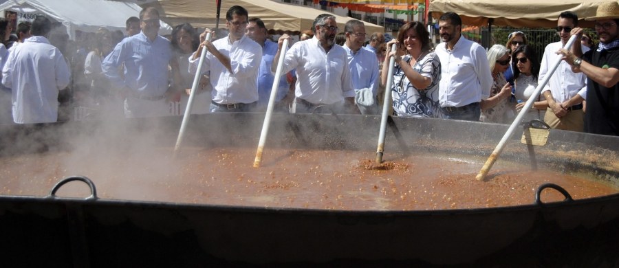 W sklepach ukazała się 62. z kolei edycja Księgi Rekordów Guinnessa. Znalazło się w niej ponad 4 tysiące zarejestrowanych wyczynów i faktów, potwierdzonych przez redakcję tego osobliwego wydawnictwa. 80 proc. z nich to nowe rekordy. 