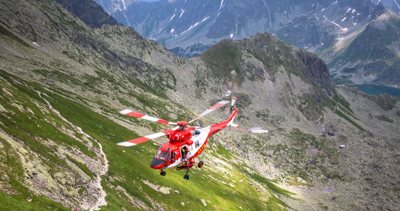 Śmigłowiec TOPR w akcji. Mężczyzna spadł w rejonie Koziej Przełęczy