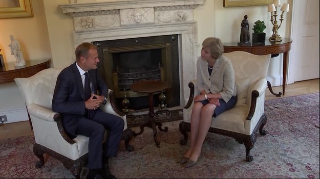 Przewodniczący Unii Europejskiej - Donald Tusk spotkał się z Theresą May, by omówić kwestię finalizacji brexitu. Były premier RP wezwał w czasie spotkania premier Wielkiej Brytanii do jak najszybszej realizacji postanowień wynikających z wyników czerwcowego referendum.