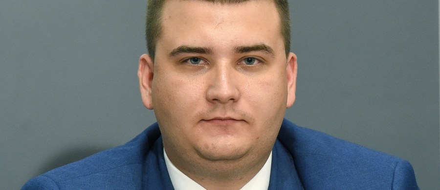 Bartłomiej Misiewicz "nie przewiduje rezygnacji z Rady Nadzorczej Polskiej Grupy Zbrojeniowej". Taki stanowczy oficjalny list dziennikarz RMF FM dostał z biura prasowego Ministerstwa Obrony Narodowej.