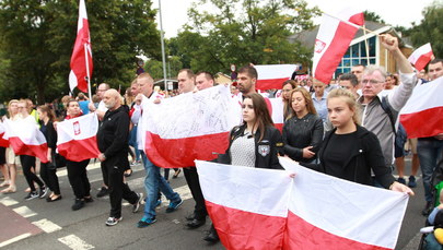 Ataki na Polaków w Wielkiej Brytanii. Na Wyspy leci dwóch polskich policjantów