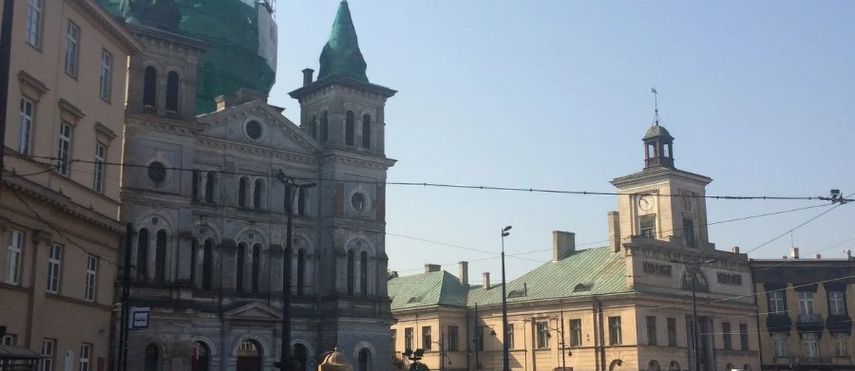 Jeden z najstarszych łódzkich zabytków – kościół Zesłania Ducha Świętego na pl. Wolności – radykalnie zmieni swoje oblicze. Dzięki pracom restauratorskim odkryto, że pierwotnie świątynia miała intensywne kolory. Oryginalne barwy zostaną przywrócone budynkowi - dowiedziała się reporterka RMF FM Agnieszka Wyderka. Teraz wybieramy odcień - zapowiada Marzena Otto z biura Miejskiego Konserwatora Zabytków.