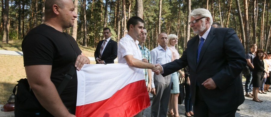 Szef MSZ albo wykazuje się brakiem wiedzy o historii Polski, albo też świadomie i cynicznie chce wmówić, że prawda o ludobójstwie i jego sprawcach nie jest jeszcze znana.  