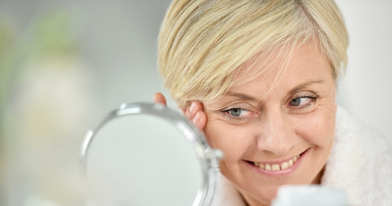 Działa jak retinol, ale jest łagodniejszy. Spłyca zmarszczki i nie podrażnia
