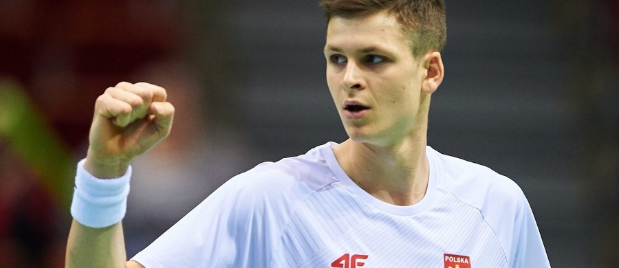 W piątkowe przedpołudnie polscy tenisiści rozpoczną z Niemcami walkę o pozostanie w Grupie Światowej przyszłorocznej edycji Pucharu Davisa. Jako pierwszy na kort ziemny w Berlinie wyjdzie Kamil Majchrzak, który zmierzy się z Janem-Lennardem Struffem.