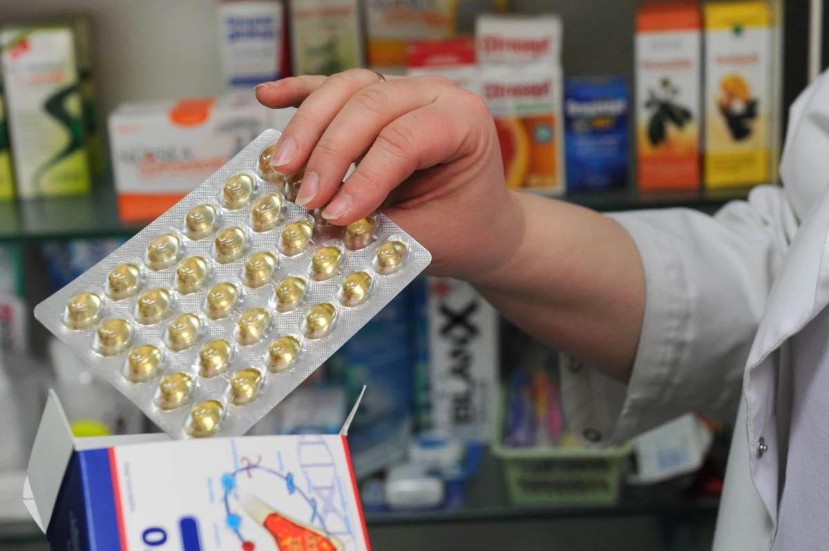 Pod hasłem „NFZ bliżej Pacjenta - Leki 75+”, Narodowy Fundusz Zdrowia organizuje dziś we wszystkich województwach akcję informacyjną. Dotyczy ona bezpłatnych leków dla seniorów, którzy ukończyli 75 lat.
