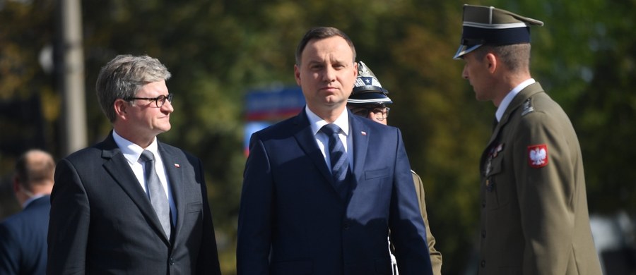 Prezydent Andrzej Duda złożył wieniec i zapalił znicz przed warszawskim Pomnikiem Poległym i Pomordowanym na Wschodzie. W sobotę mija 77. rocznica sowieckiej agresji na Polskę. 