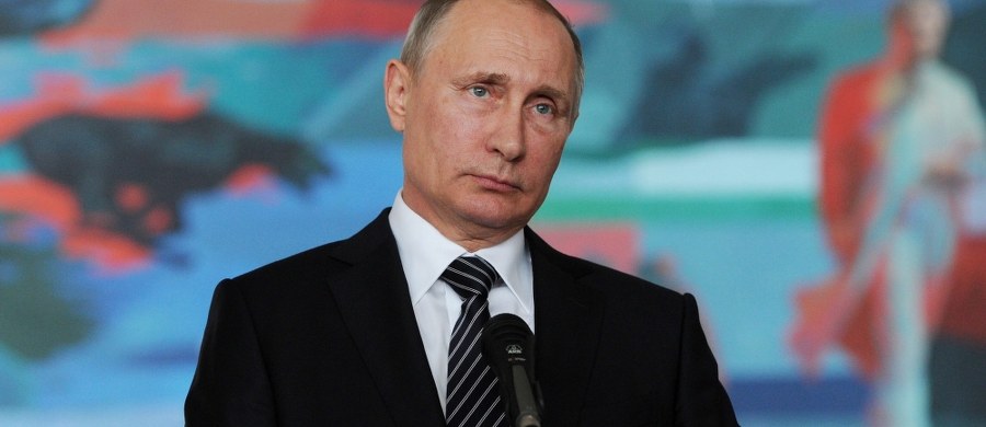 Moskwa zażądała od Waszyngtonu przeprowadzenia skrupulatnego śledztwa w sprawie nalotu koalicji pod wodzą USA na pozycje wojsk rządowych koło miasta Dajr az-Zaur na wschodzie Syrii. W wyniku ataku zginęło ok. 60 żołnierzy a rannych zostało ok. 100.