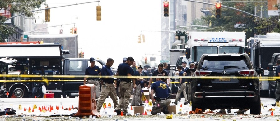 FBI zaprzeczyło doniesieniom stacji ABC News, jakoby we współpracy z nowojorską policją zatrzymało pięć osób w związku z eksplozją bomby na Manhattanie. Do wybuchu doszło w sobotę wieczorem czasu lokalnego w ruchliwej dzielnicy Chelsea - eksplodował tam ładunek ukryty w śmietniku. Obrażenia odniosło 29 osób, ale do niedzielnego popołudnia wszystkie opuściły szpital.