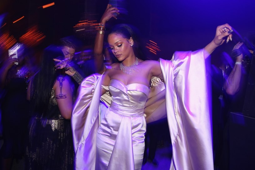 Barbadoska wokalistka stanęła przed obiektywem kontrowersyjnego fotografa gwiazd, Terry’ego Richardsona. Sesja Rihanny znajdzie się w magazynie "CR Fashion Book". 