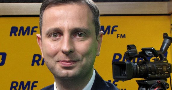 Szef PSL Władysław Kosiniak-Kamysz odniósł się w Popołudniowej rozmowie w RMF FM do działań rządów PO-PSL i PiS w sprawie obsadzania zarządów spółek Skarbu Państwa. Jak stwierdził, nie ma porównania między tym, co robi PiS, a co robiła koalicja w poprzednich kadencjach. W rozmowie z Marcinem Zaborskim były minister pracy powiedział, że zawody medyczne nie są w Polsce odpowiednio traktowane. „Premier Szydło sama w expose mówiła, że pielęgniarki, ratownicy medyczni są niedoceniani. Przyszedł czas, kiedy mówią: sprawdzam" – powiedział prezes PSL. Przyznał, że na dwa miesiące przed wyborami nowych władz Polskiego Stronnictwa Ludowego jego kontrkandydat się nie zgłosił. Wytypował też swojego faworyta do zagrania w hollywoodzkiej produkcji na temat polskiej historii.