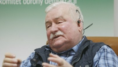 Grupa młodych ludzi w maskach na twarzach próbowała zakłócić spotkanie z udziałem Lecha Wałęsy