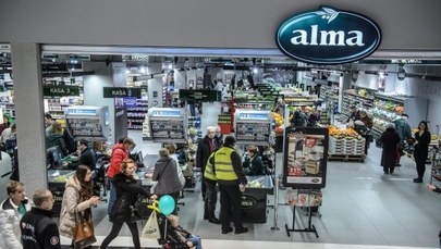 Alma wysyła setki pracowników na bruk