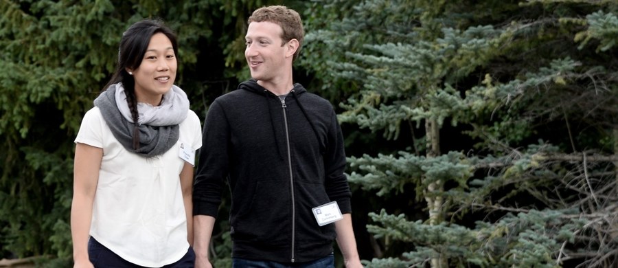 Założyciel Facebooka Mark Zuckerberg i jego żona Priscilla Chan zadeklarowali, że w ciągu 10 lat przeznaczą 3 mld dolarów na badania medyczne. Jak oświadczyli, ich celem jest "zapobieżenie i wyleczenie wszystkich chorób do końca wieku". Fundusze będą rozdzielane przez utworzoną przez nich w grudniu 2015 roku charytatywną fundację Chan Zuckerberg Initiative.