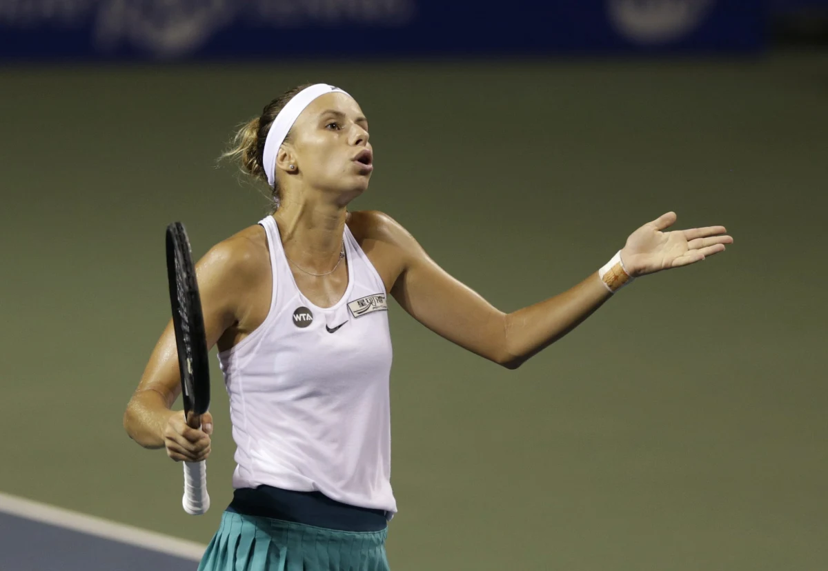 Magda Linette wygrała z Julią Putincewą z Kazachstanu 4:6, 6:3, 7:5 w bitwie o ćwierćfinał turnieju WTA w Tokio. W tej fazie turnieju wystąpią dwie polskie tenisistki. Rozegrany dziś rano czasu polskiego mecz trwał dwie godziny i 51 minut.

