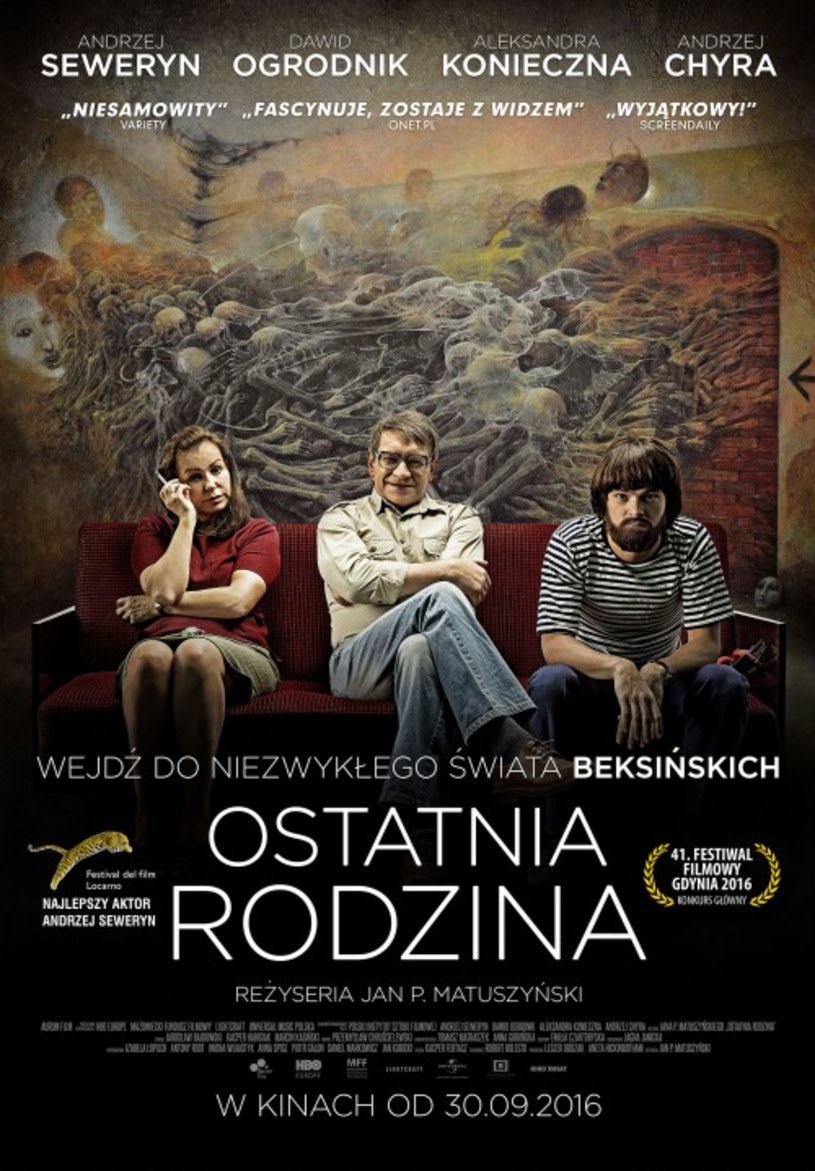 "Ostatnia Rodzina" to rozgrywająca się na przestrzeni 28 lat warszawska saga słynnej rodziny Beksińskich. Film trafi na ekrany polskich kin 30 września, ale już w ten weekend (23-25 września) sieć Cinema City zaprasza na pokazy przedpremierowe.
