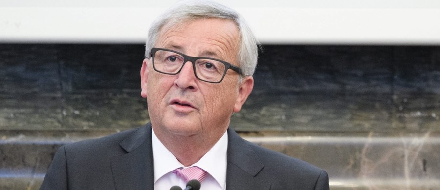 W Brukseli zwyciężyły polskie argumenty w sprawie uchodźców. Po raz pierwszy od początku kryzysu imigracyjnego szef Komisji Europejskiej Jean-Claude Juncker zaakceptował sztandarowy argument polskich władz, że nasz kraj ponosi koszty migracji, ale ze Wschodu, bo przyjmuje u siebie Ukraińców. Wcześniej te słowa wyśmiewała zarówno Bruksela, jak i opozycja w Warszawie. 